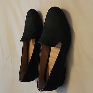 NWOT Mee Too Yalet black textured loafer, size 9